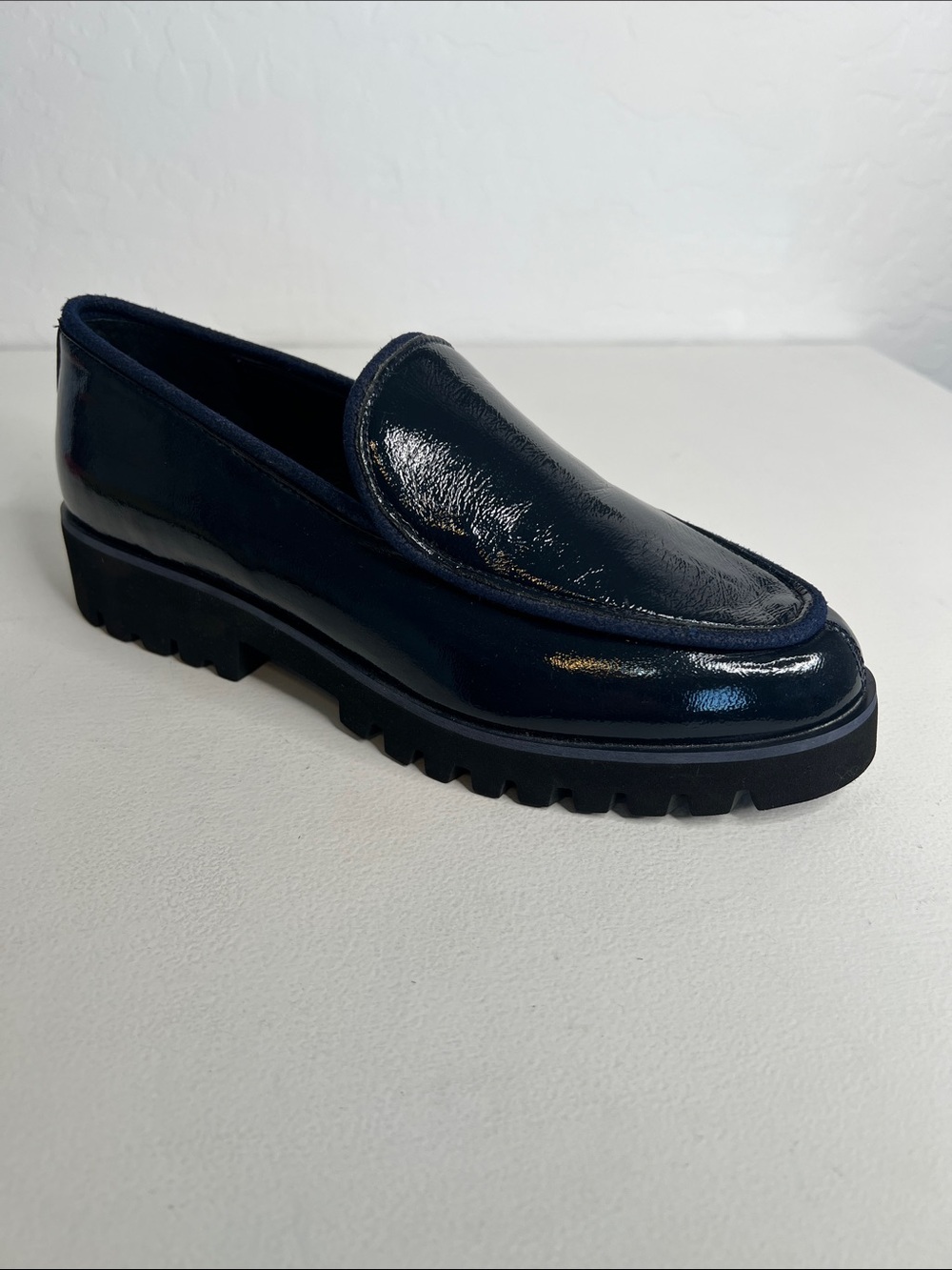 Donald Pliner Eclipse navy blue patent loafer women’s size 7.5